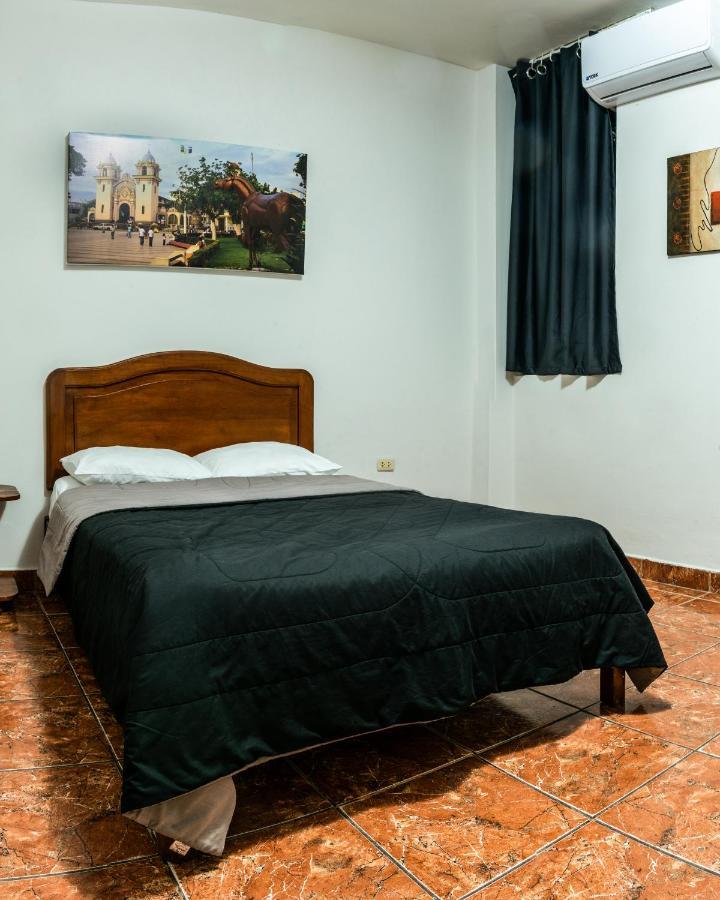 Hospedaje Gran Imperial Tumbes Exterior photo