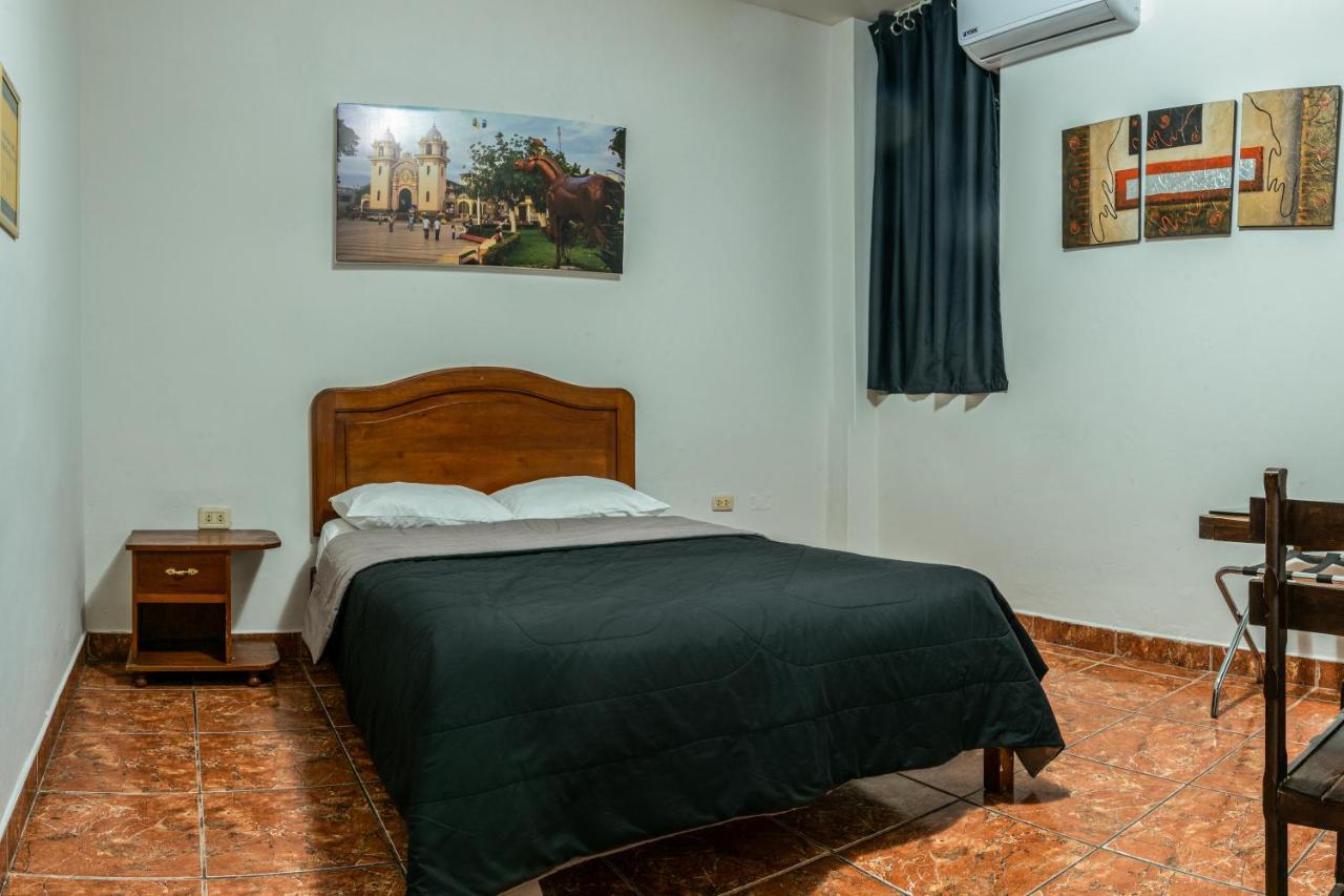 Hospedaje Gran Imperial Tumbes Exterior photo